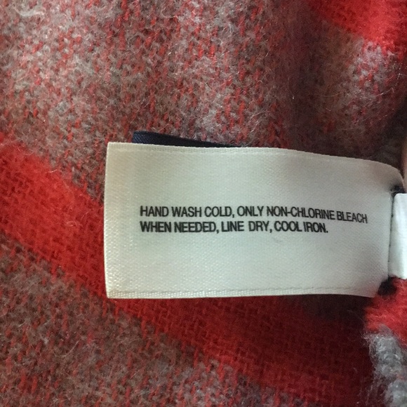 Gap Scarf/Wrap - Picture 6 of 6